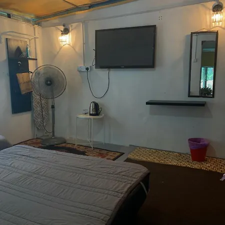 Sabaya Homestay Balik Pulau Exterior photo